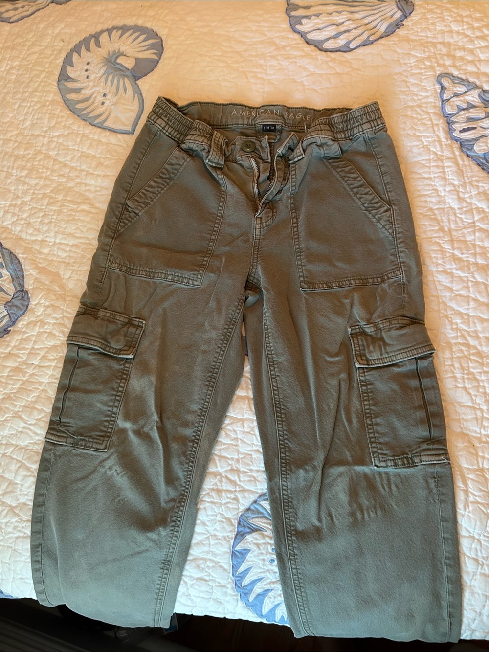 American Eagle Outfitters women’s Olive Green Cargo Pants